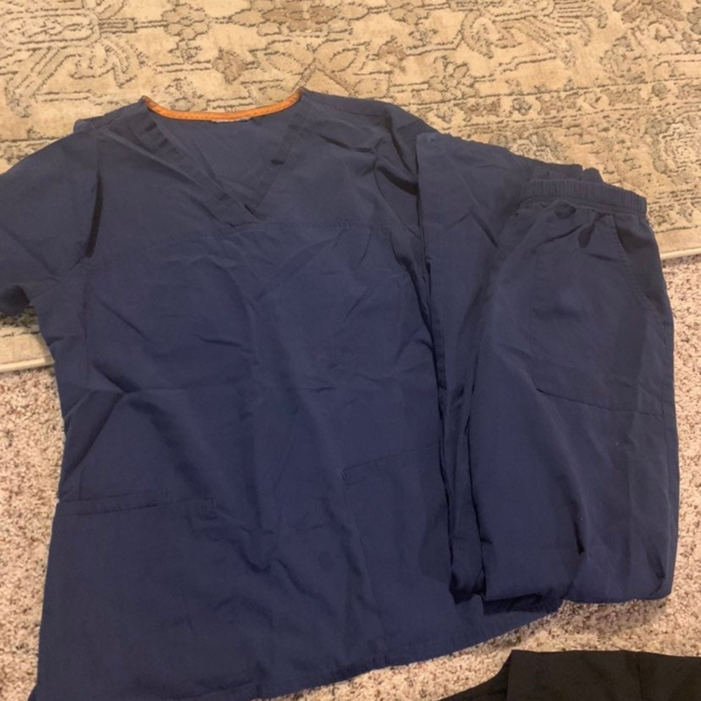 Scrubs bundle - Picture 4 of 5